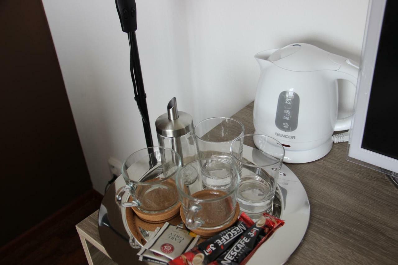 Appartement H+ Apartman Letiste Praha Extérieur photo